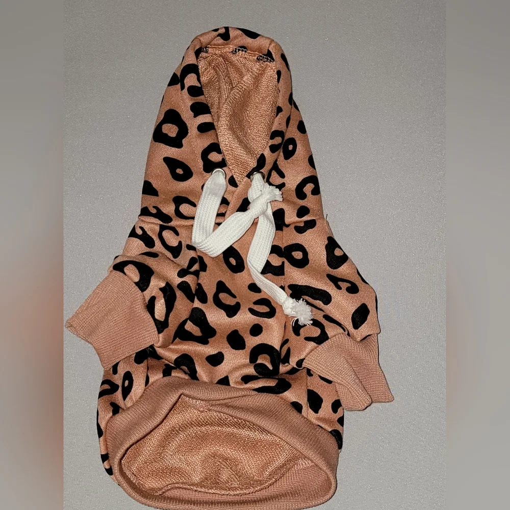 New dog outfit with hood - Picture 1 of 5
